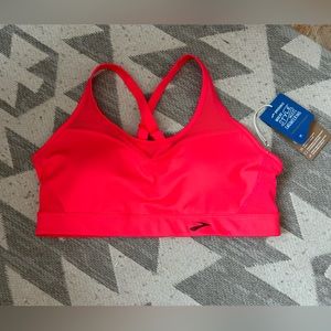 NWT Brooks Adjustable Sports Bra